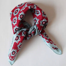 Load image into Gallery viewer, Daisy Scarf - Red
